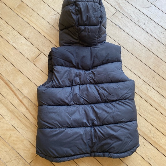 Toddler Puffer Vest with Hood (3/4)🍂🍁 - Picture 3 of 6